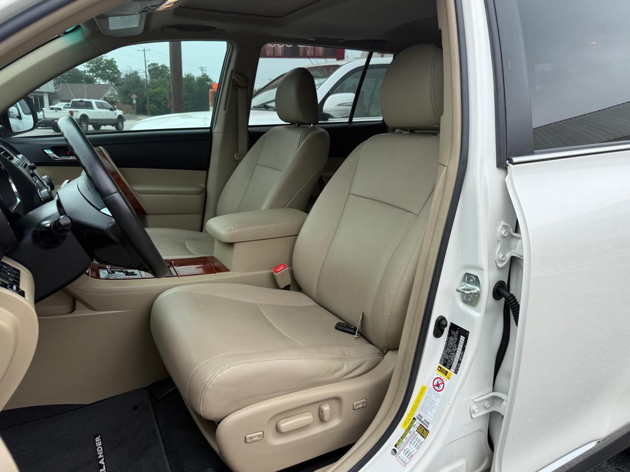 Toyota Highlander Limited 2WD 2013