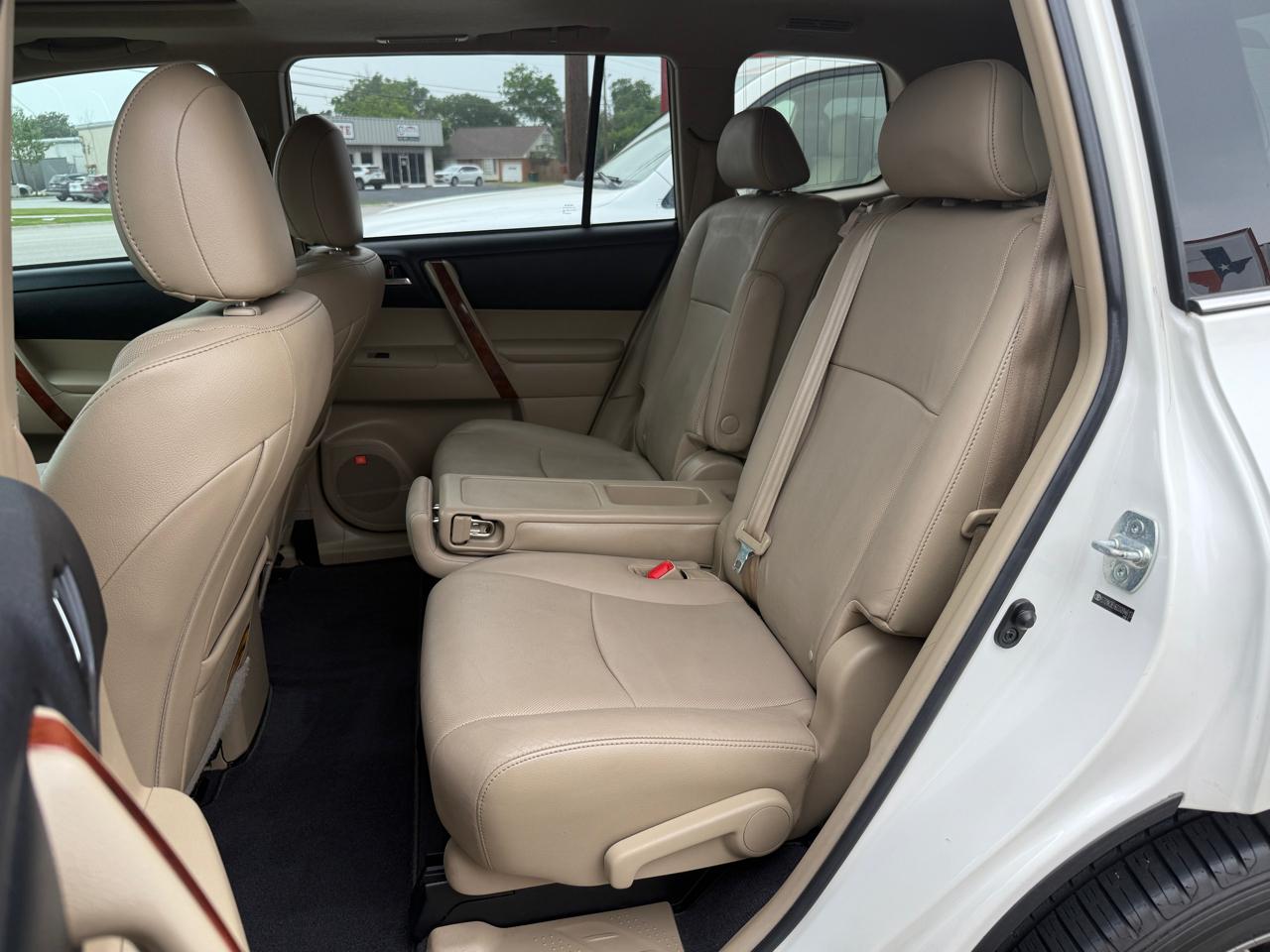 Toyota Highlander Limited 2WD 2013