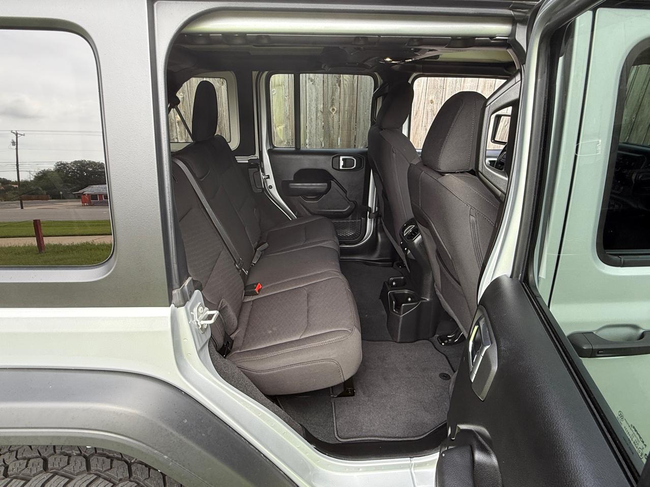 Jeep Wrangler Unlimited Sport Altitude 2023