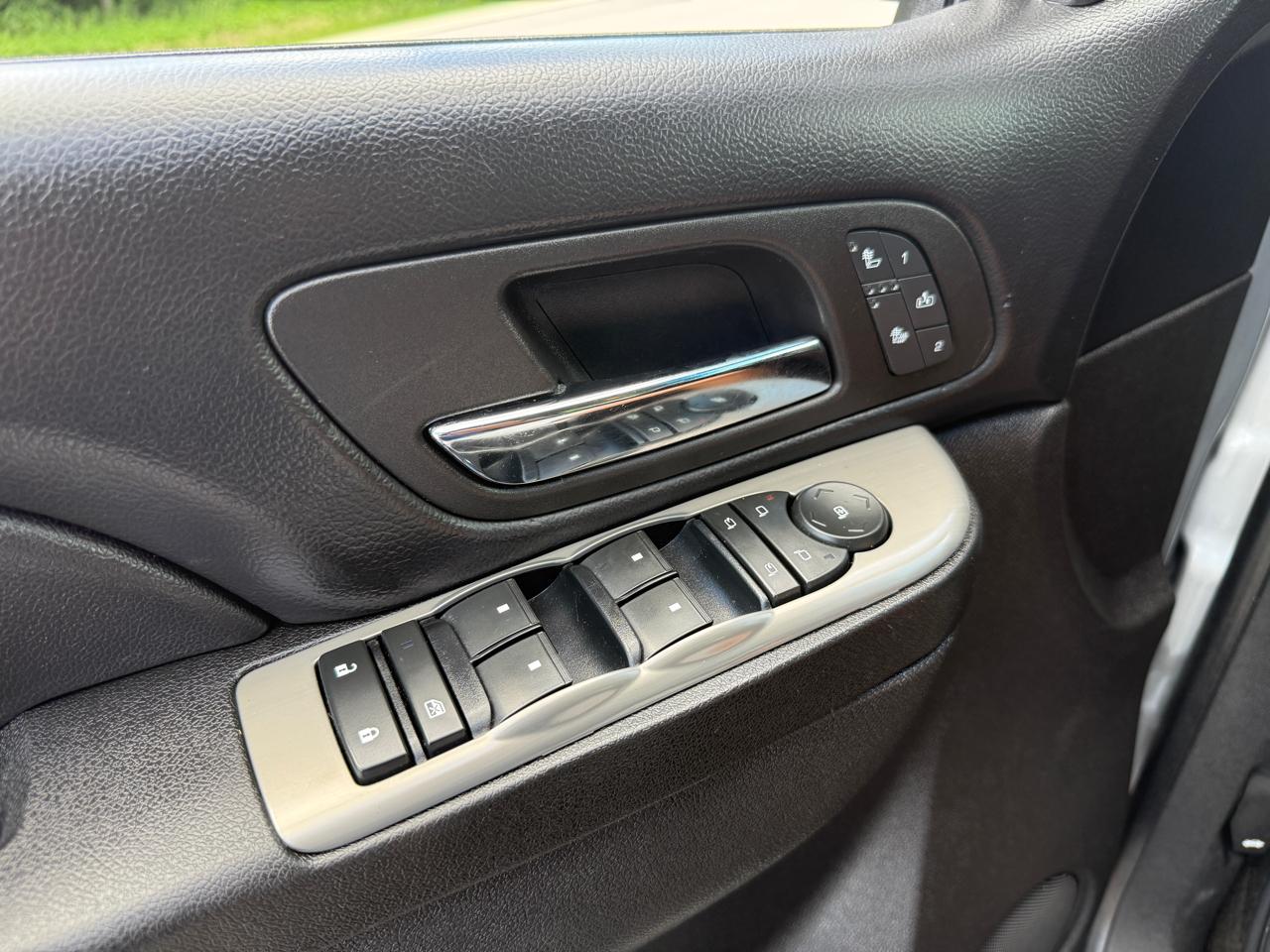 Chevrolet Tahoe  2013
