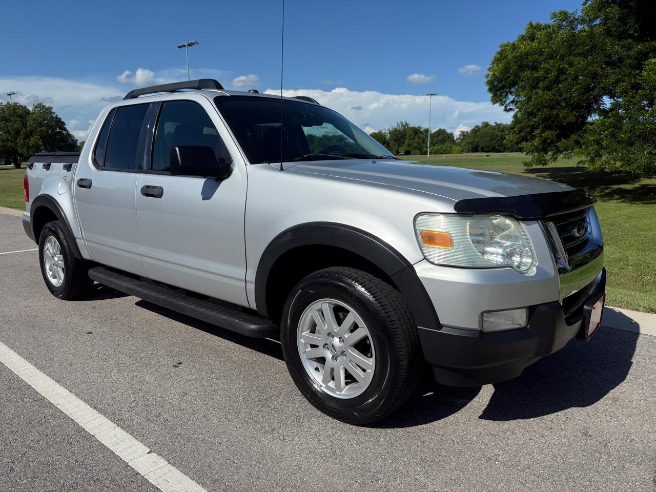 Ford Explorer Sport Trac XLT 4.0L 2WD 2010