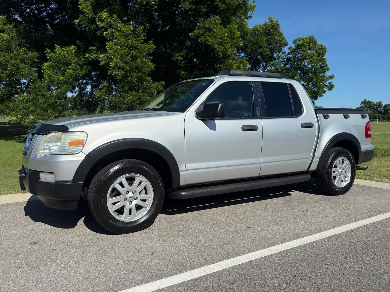 Ford Explorer Sport Trac XLT 4.0L 2WD 2010