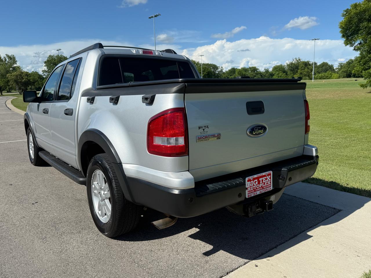 Ford Explorer Sport Trac XLT 4.0L 2WD 2010