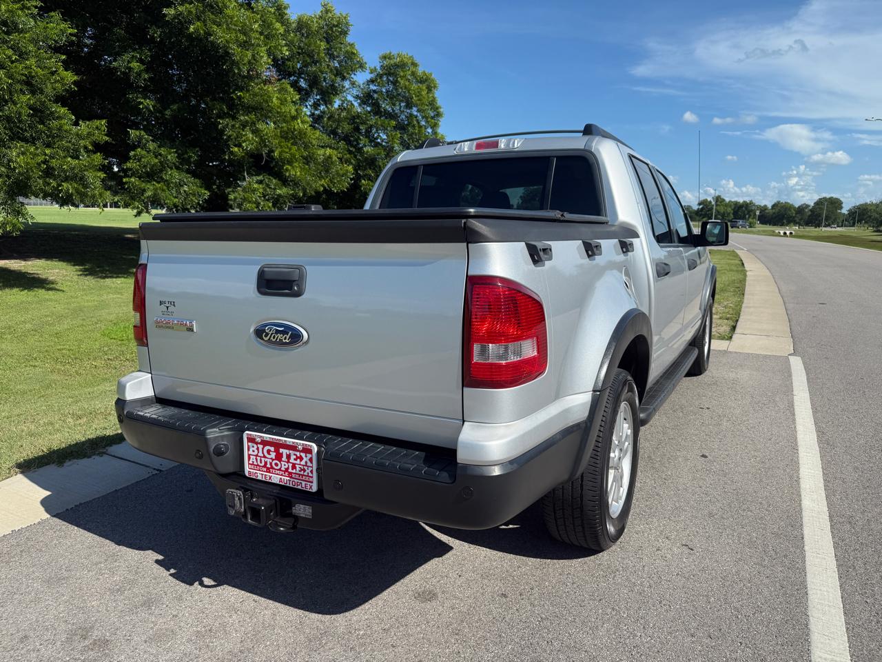 Ford Explorer Sport Trac XLT 4.0L 2WD 2010