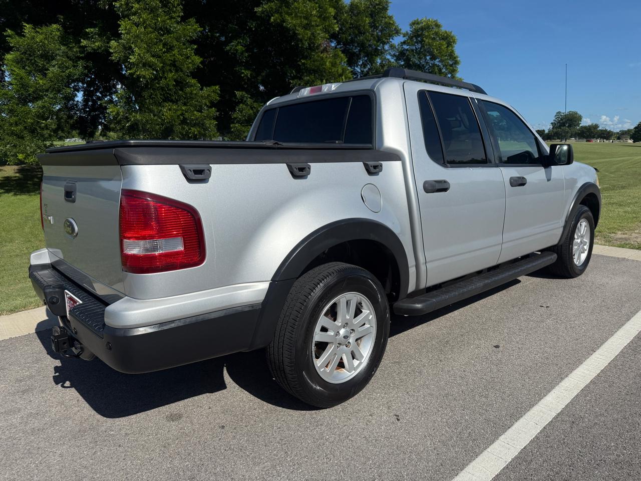 Ford Explorer Sport Trac XLT 4.0L 2WD 2010