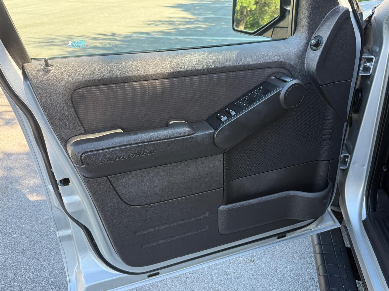 Ford Explorer Sport Trac XLT 4.0L 2WD 2010