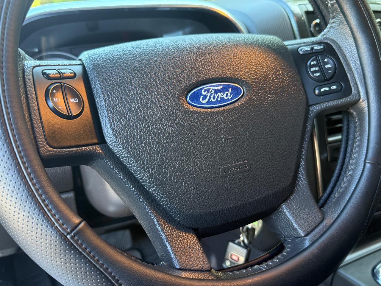 Ford Explorer Sport Trac XLT 4.0L 2WD 2010