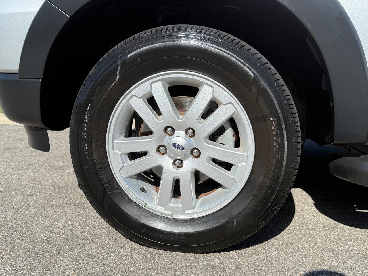 Ford Explorer Sport Trac XLT 4.0L 2WD 2010