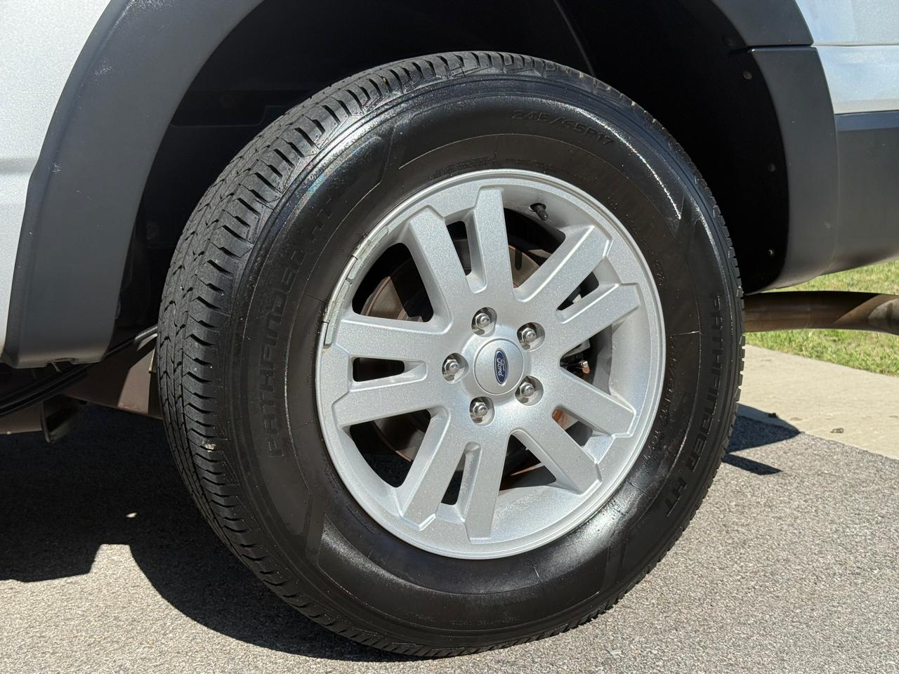 Ford Explorer Sport Trac XLT 4.0L 2WD 2010