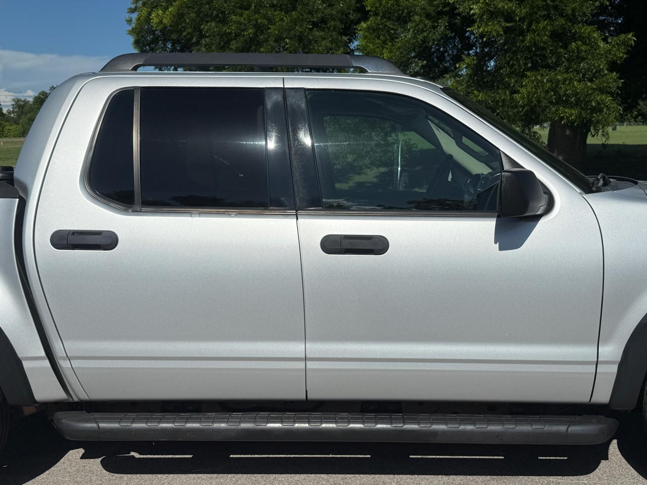 Ford Explorer Sport Trac XLT 4.0L 2WD 2010