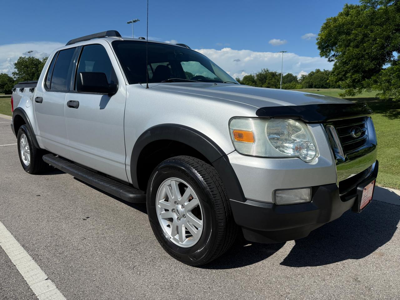 Ford Explorer Sport Trac XLT 4.0L 2WD 2010