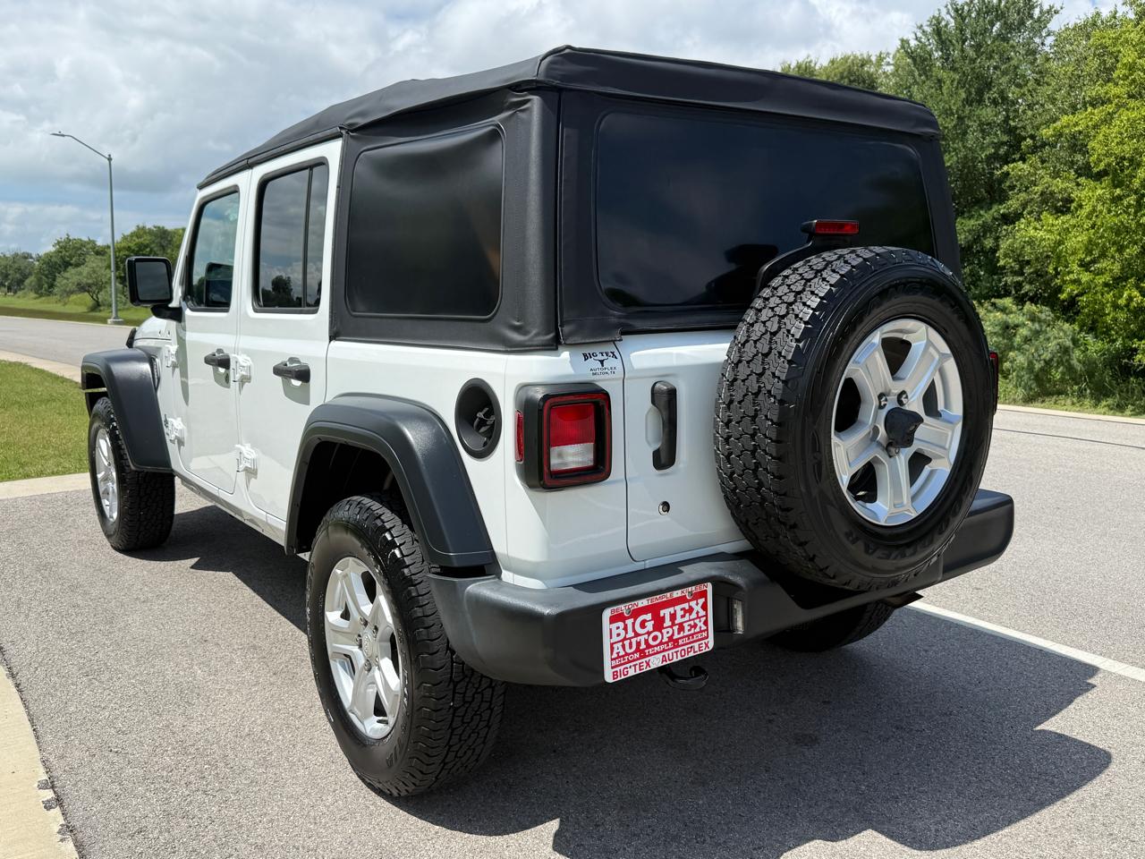 Jeep Wrangler Unlimited Sport 2018