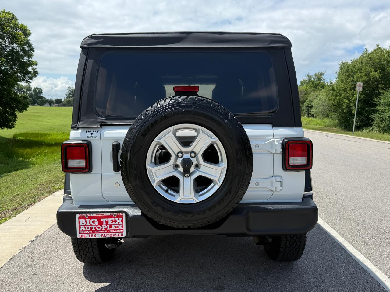 Jeep Wrangler Unlimited Sport 2018