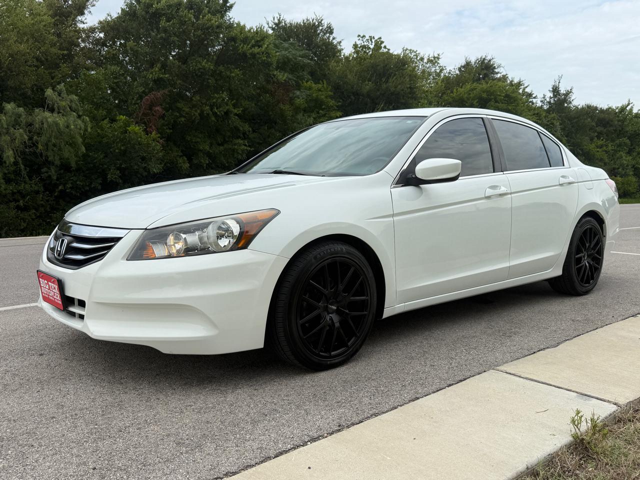 Honda Accord LX sedan AT 2012