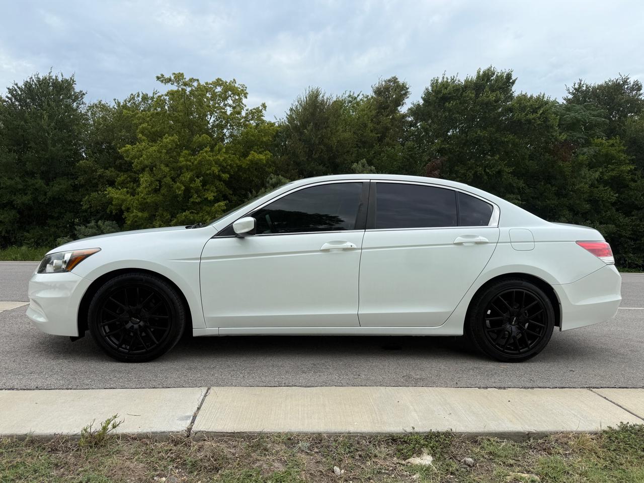Honda Accord LX sedan AT 2012