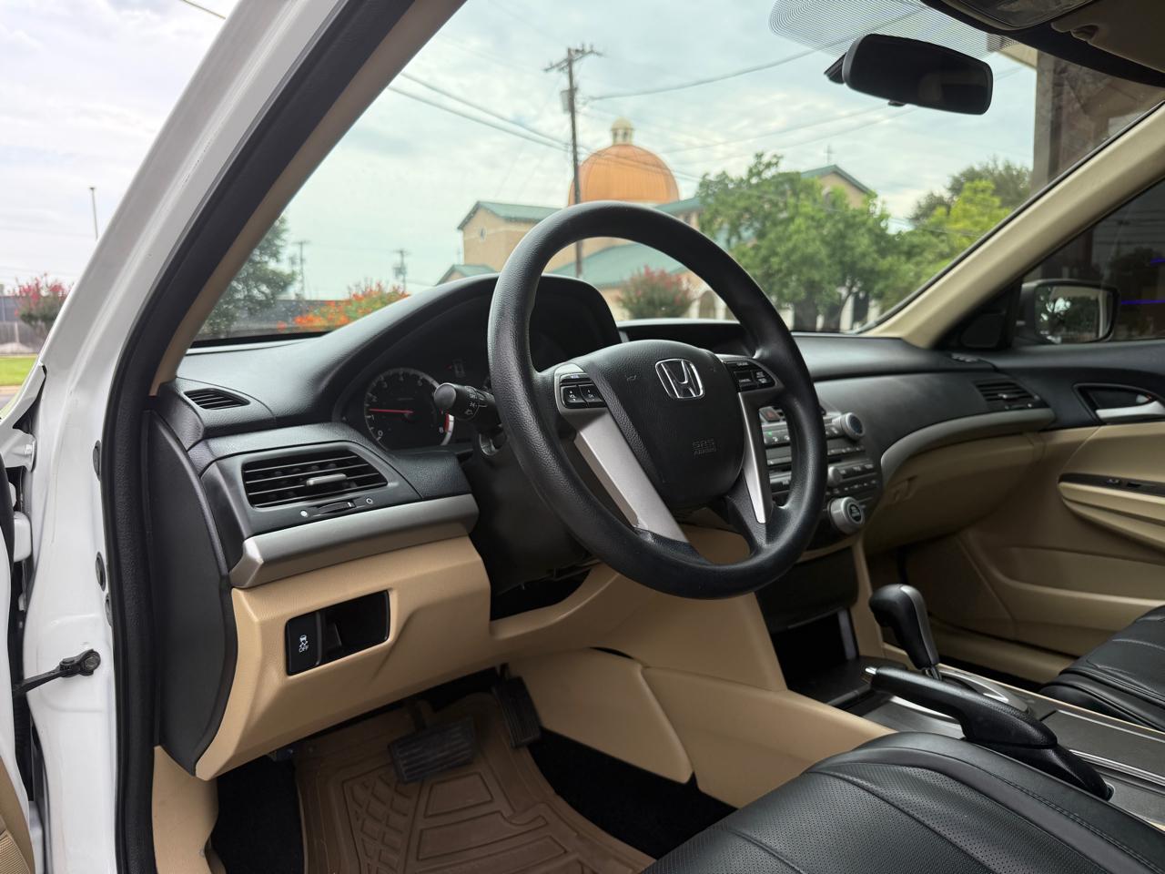 Honda Accord LX sedan AT 2012
