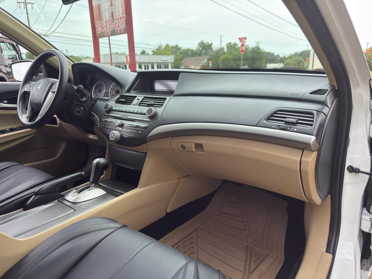 Honda Accord LX sedan AT 2012