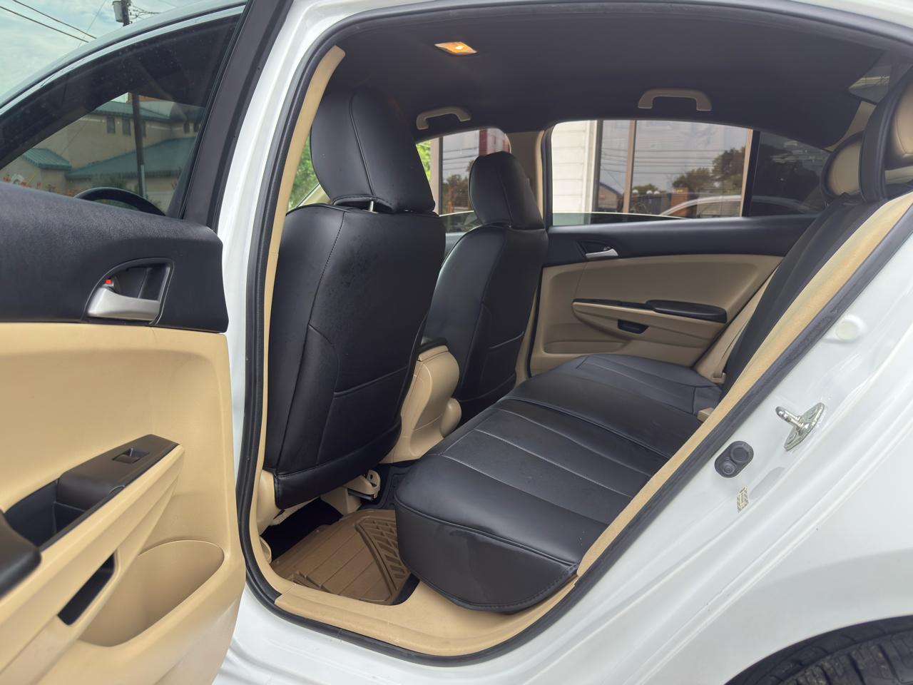 Honda Accord LX sedan AT 2012