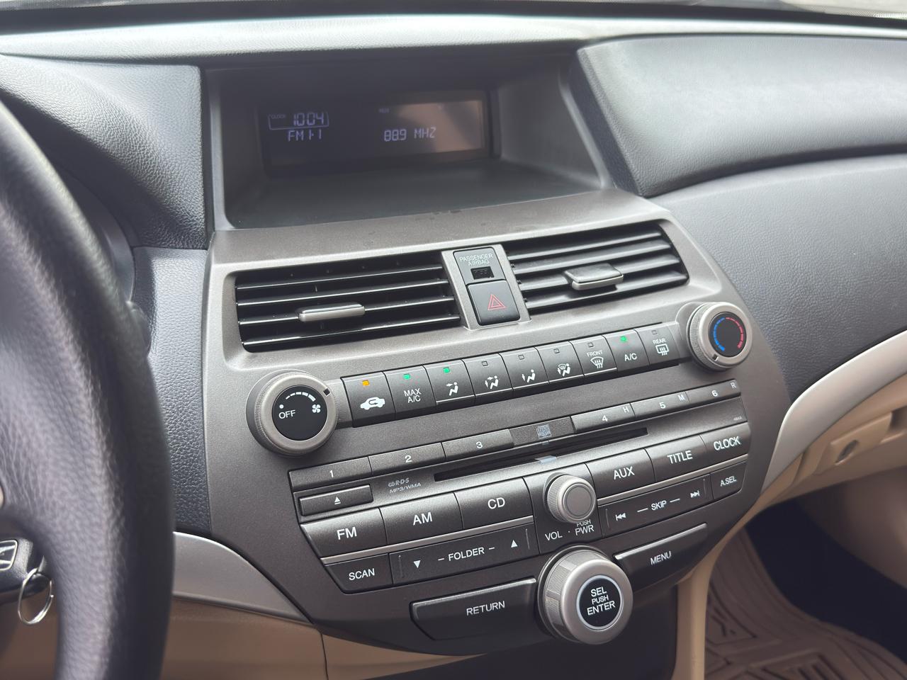Honda Accord LX sedan AT 2012
