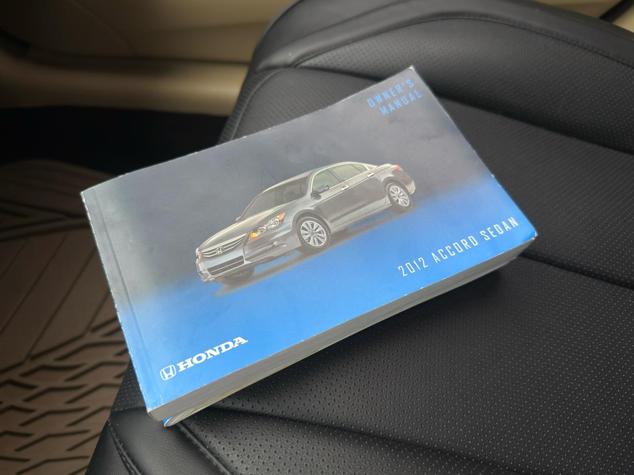 Honda Accord LX sedan AT 2012