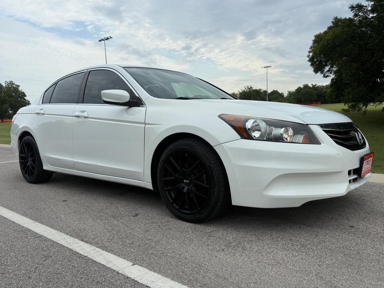 Honda Accord LX sedan AT 2012