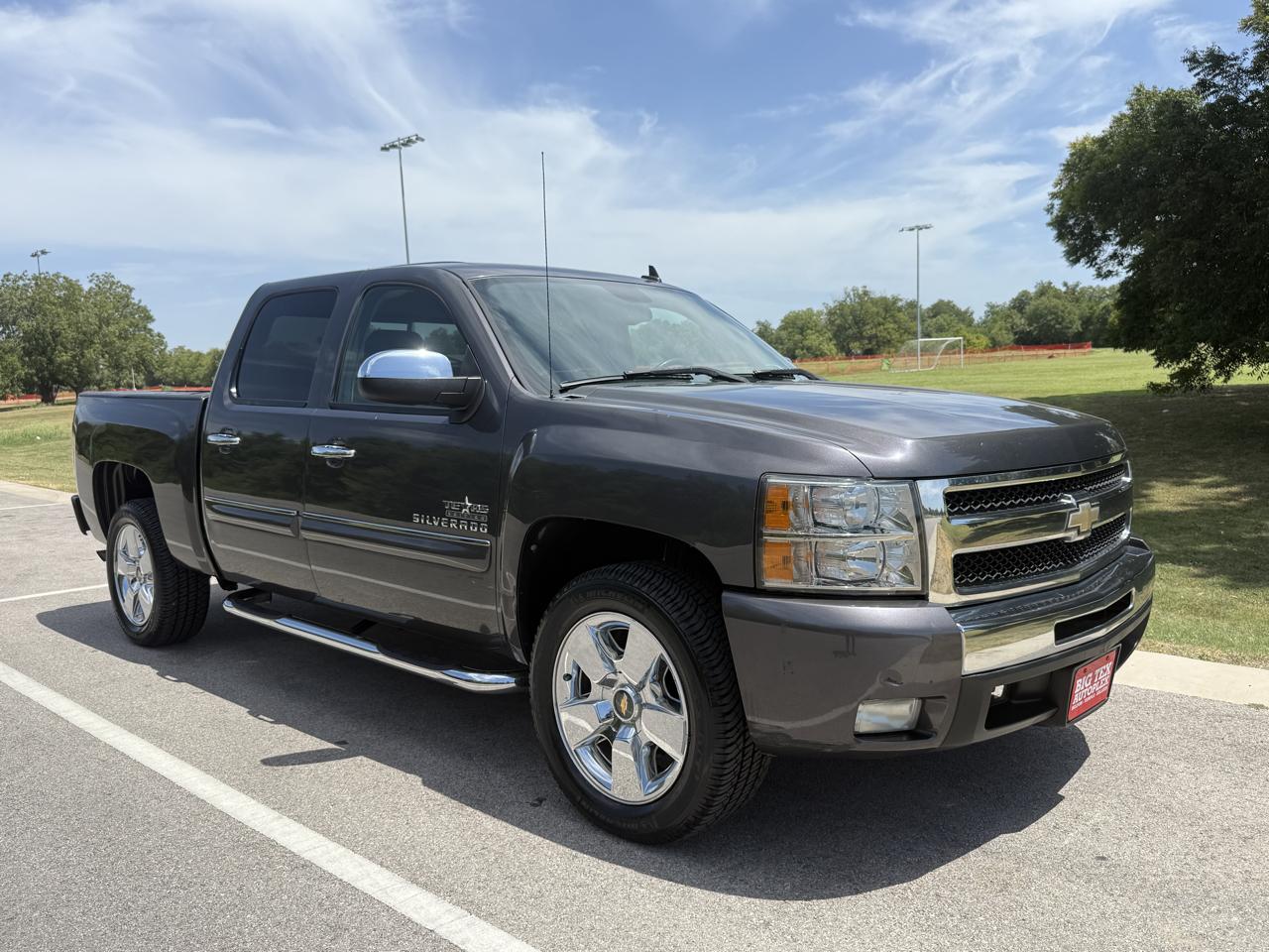 Chevrolet Silverado 1500 LT Crew Cab 2WD 2011