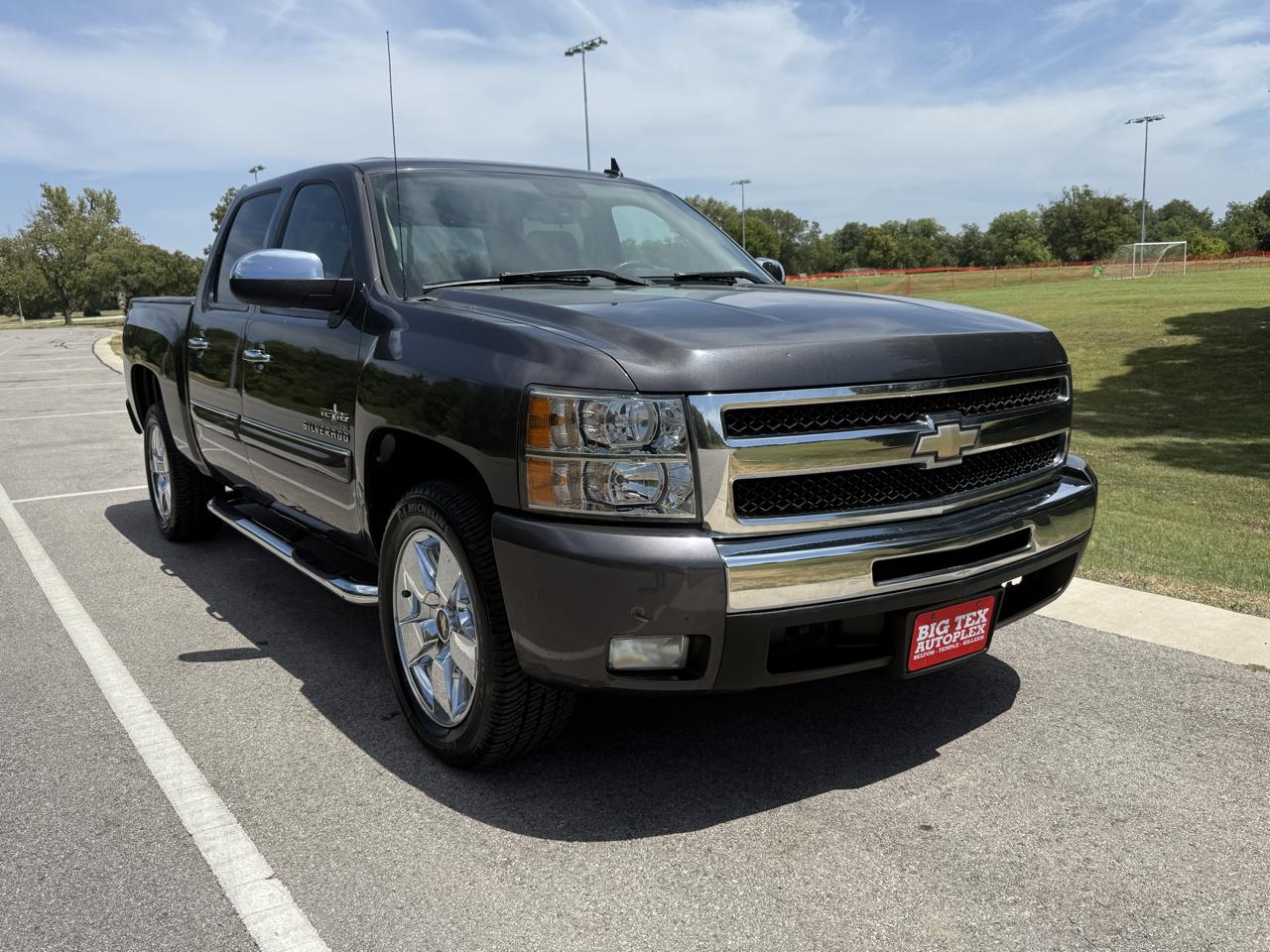 Chevrolet Silverado 1500 LT Crew Cab 2WD 2011