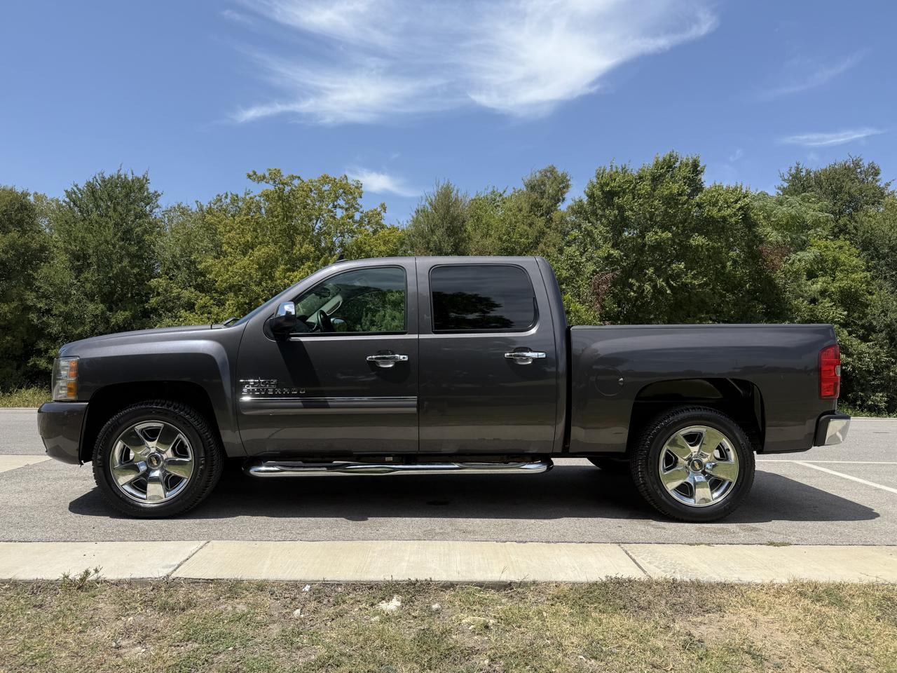 Chevrolet Silverado 1500 LT Crew Cab 2WD 2011