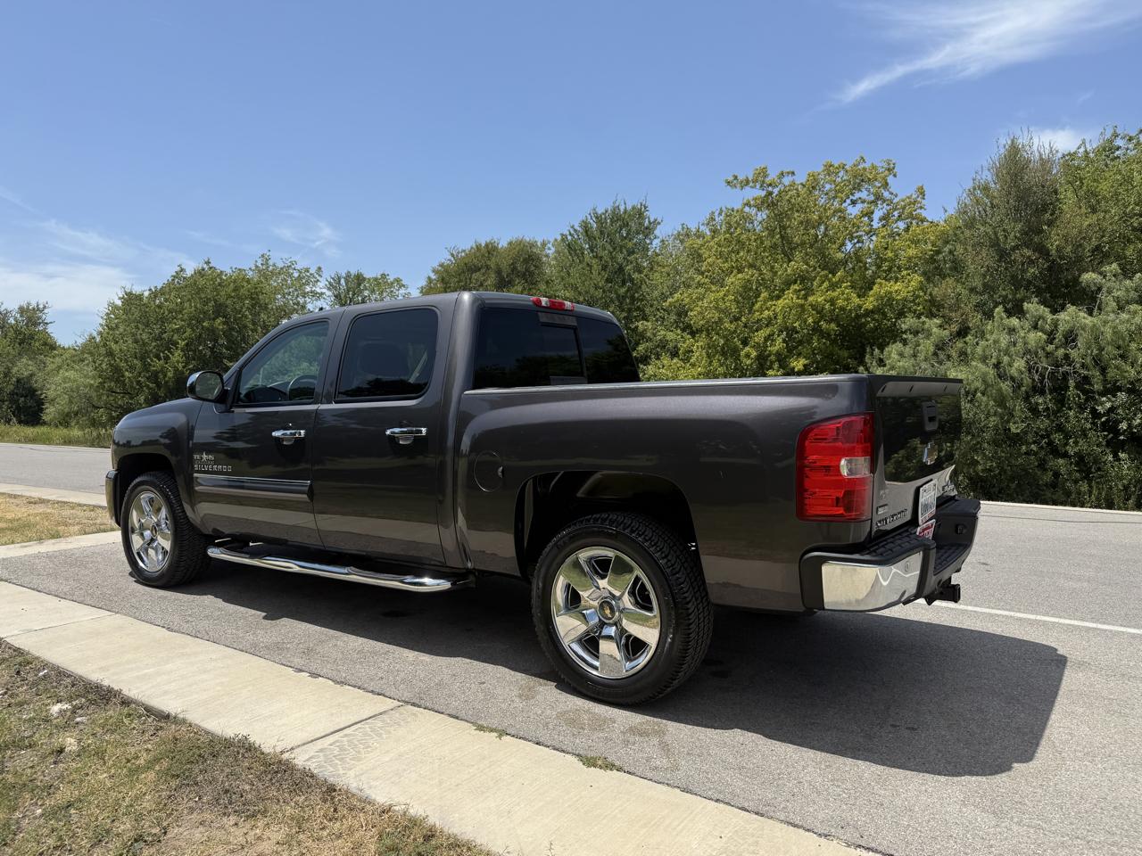 Chevrolet Silverado 1500 LT Crew Cab 2WD 2011