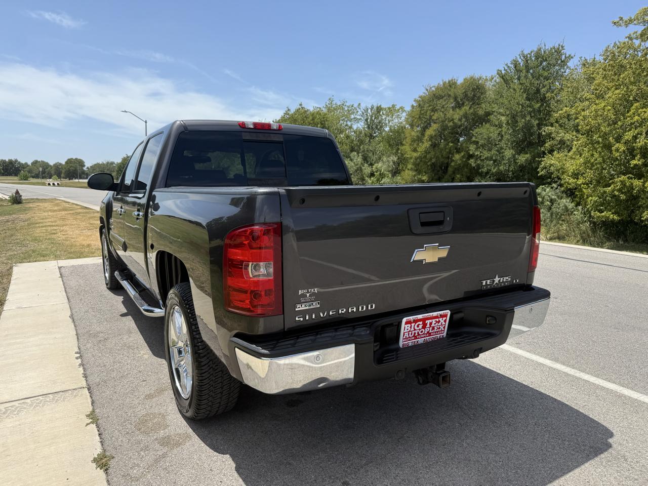 Chevrolet Silverado 1500 LT Crew Cab 2WD 2011