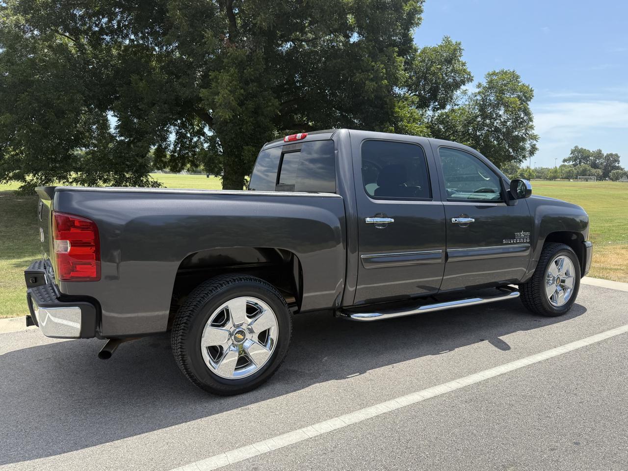 Chevrolet Silverado 1500 LT Crew Cab 2WD 2011
