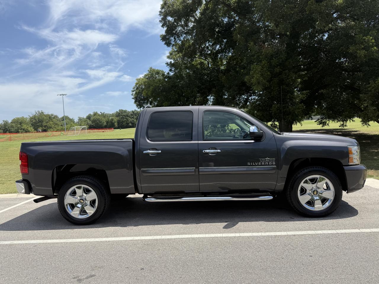 Chevrolet Silverado 1500 LT Crew Cab 2WD 2011