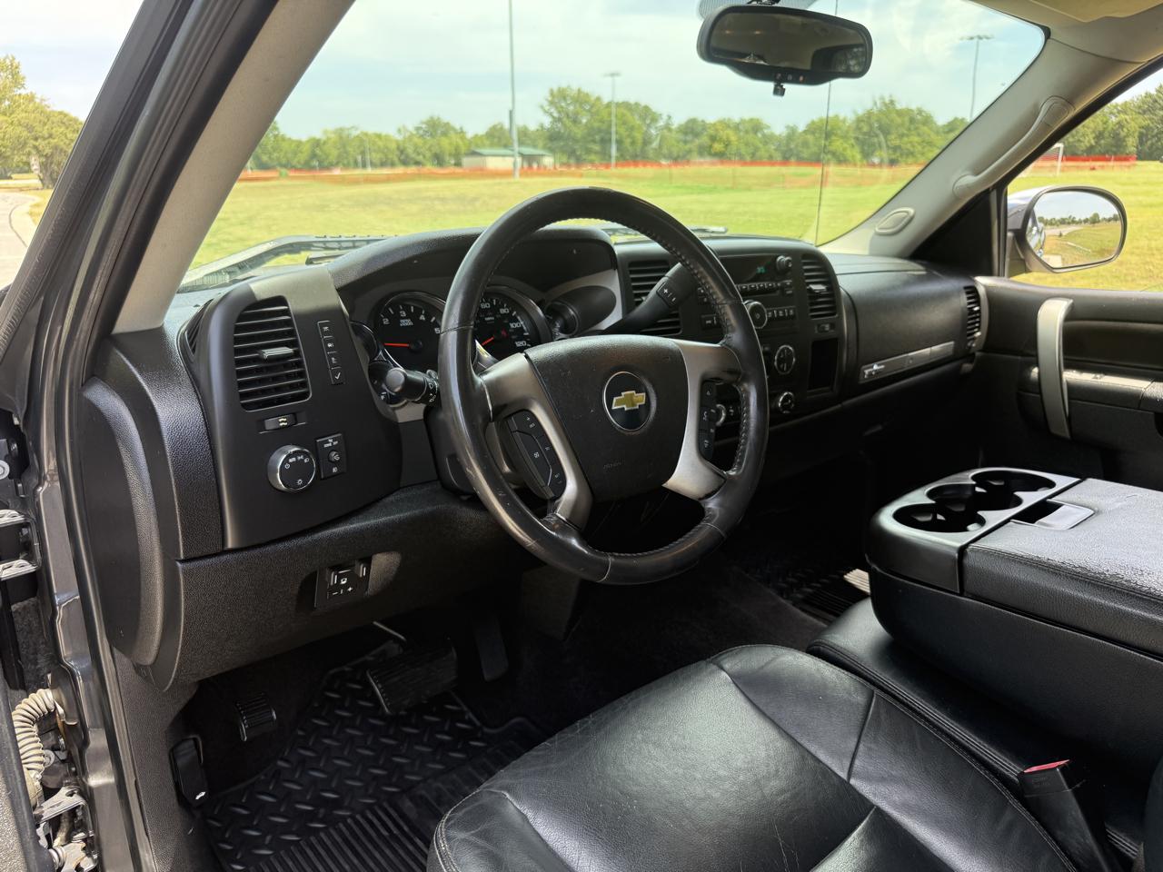 Chevrolet Silverado 1500 LT Crew Cab 2WD 2011