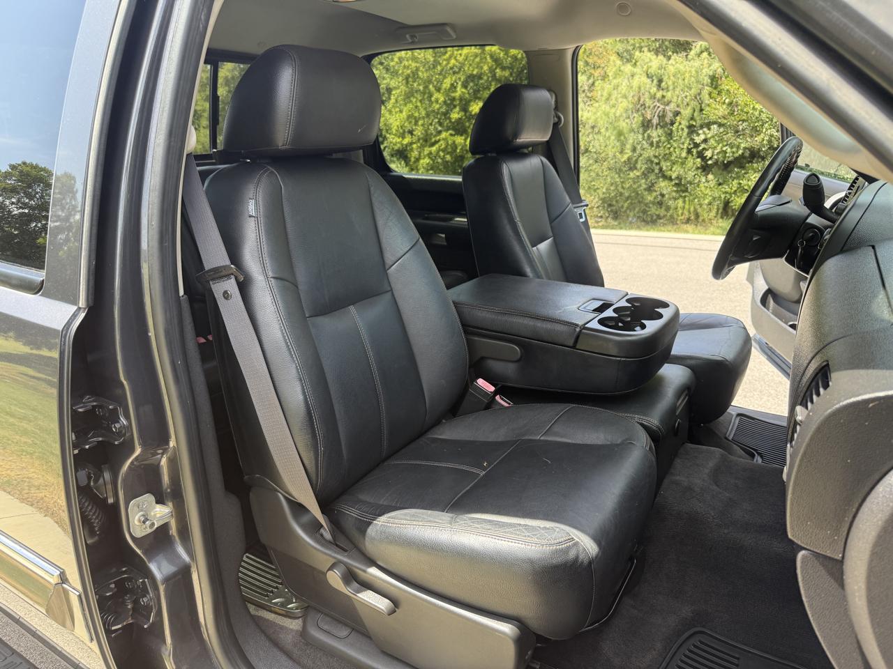 Chevrolet Silverado 1500 LT Crew Cab 2WD 2011