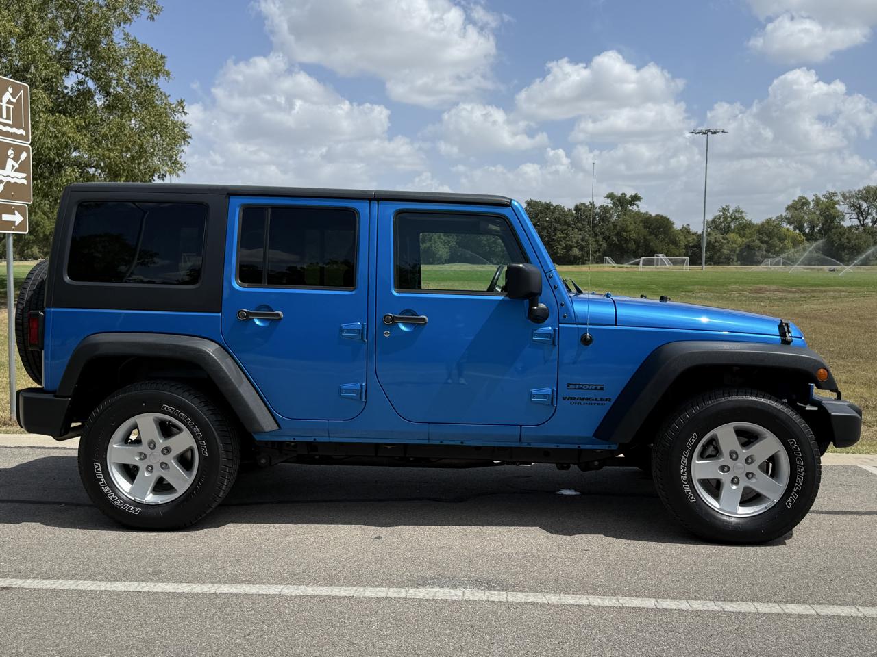 Jeep Wrangler Unlimited Sport 4WD 2016