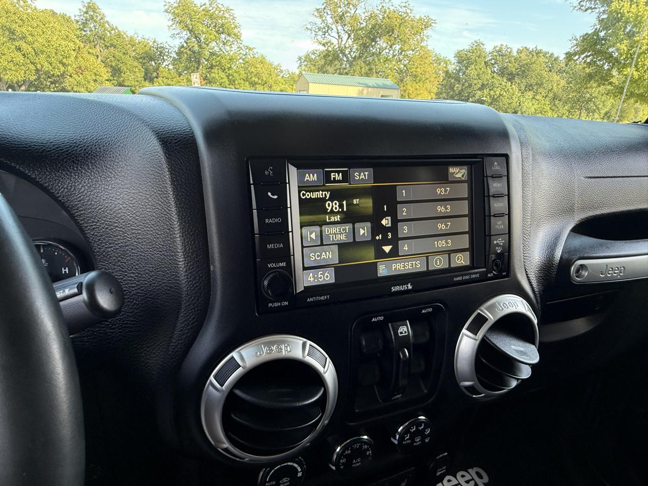 Jeep Wrangler Unlimited Sahara 4WD 2016