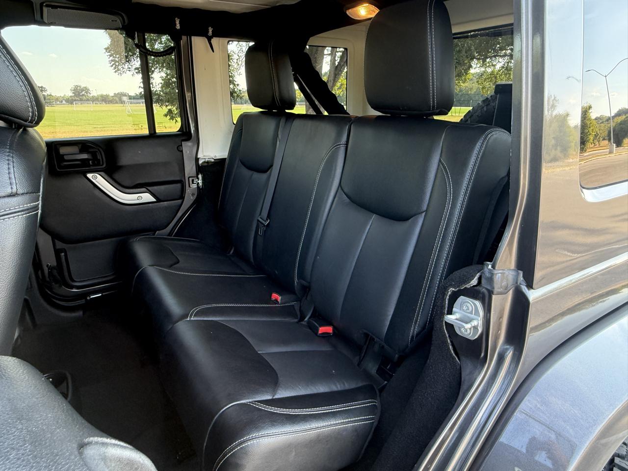 Jeep Wrangler Unlimited Sahara 4WD 2016