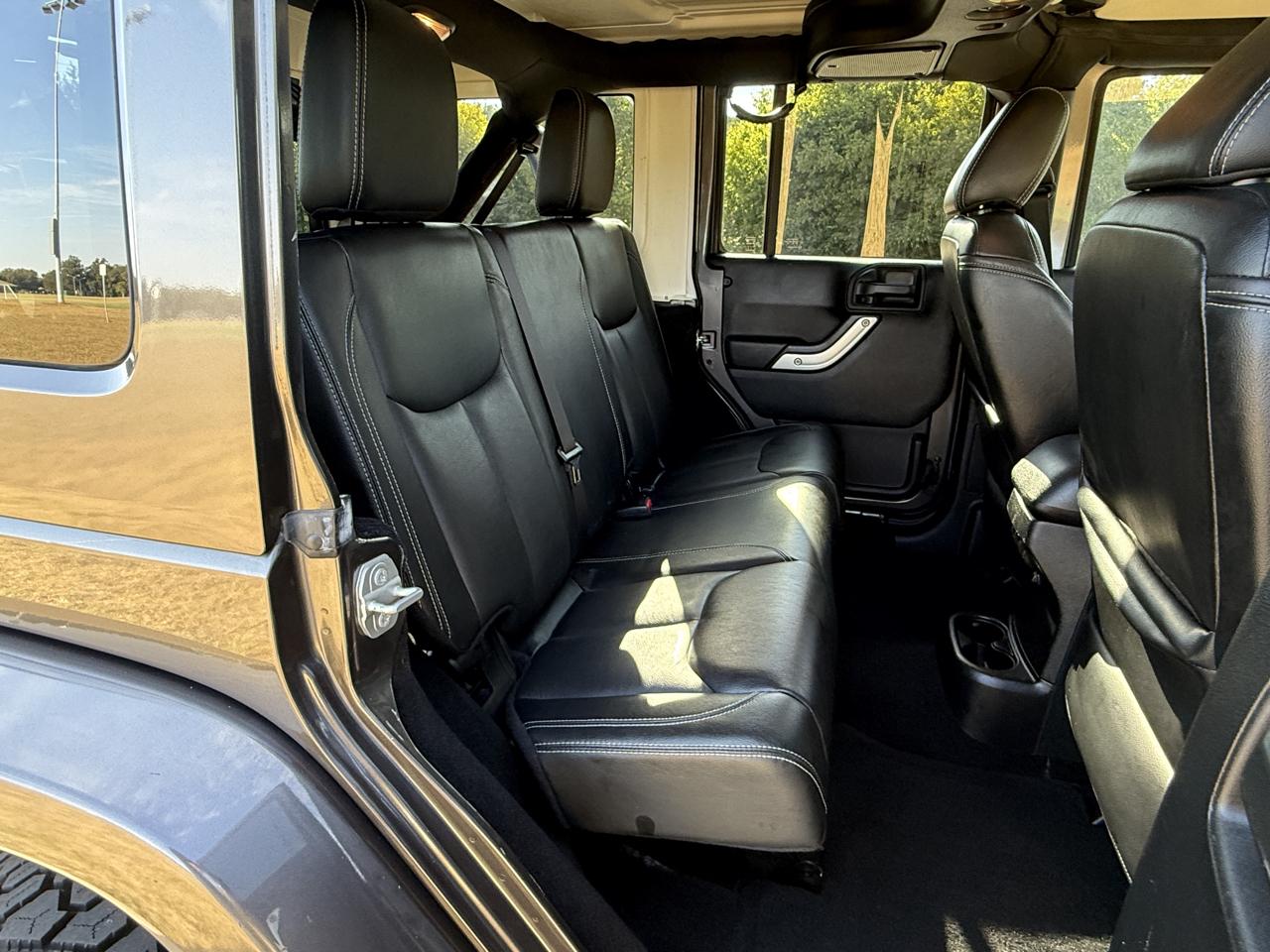 Jeep Wrangler Unlimited Sahara 4WD 2016