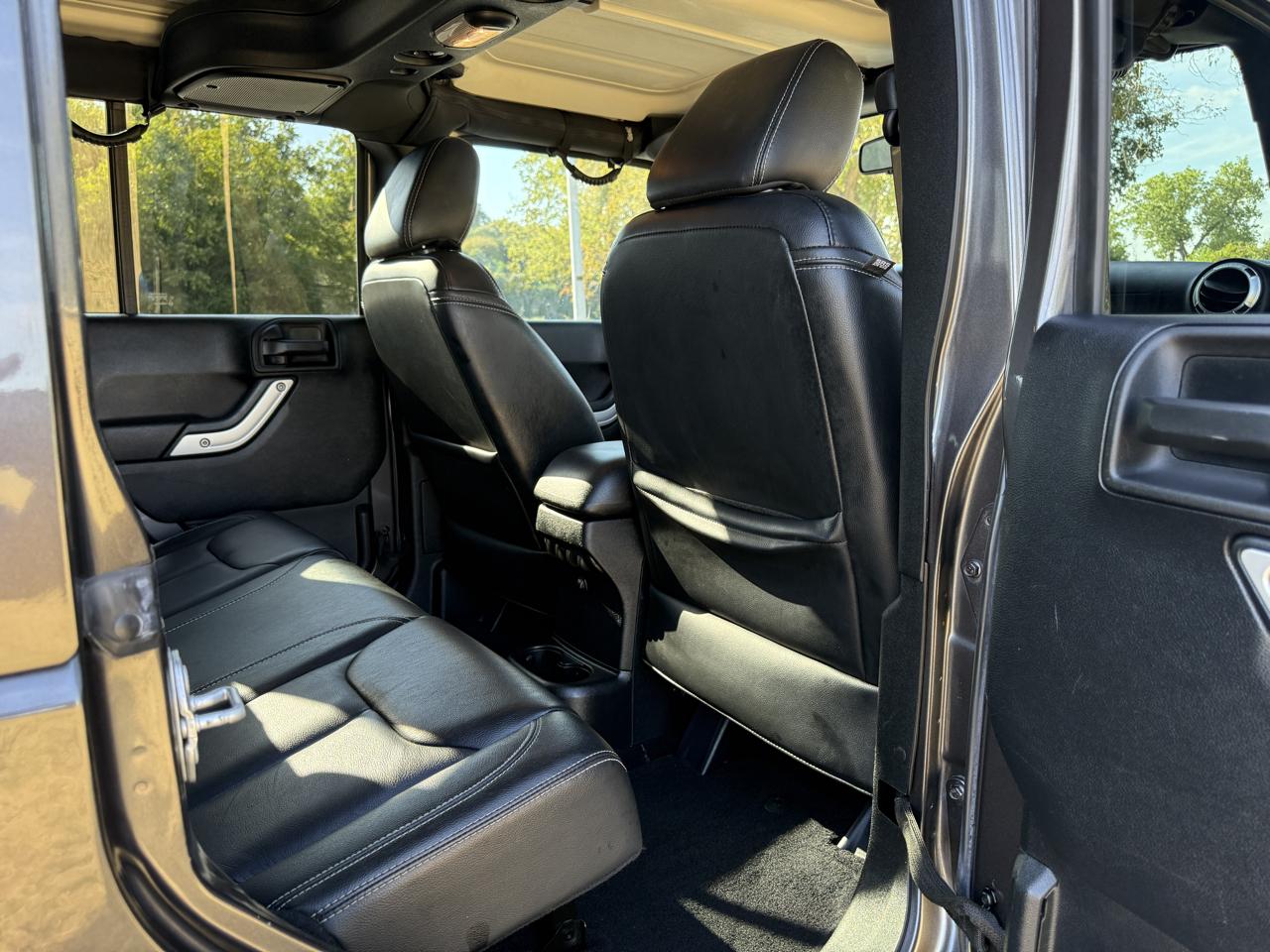 Jeep Wrangler Unlimited Sahara 4WD 2016