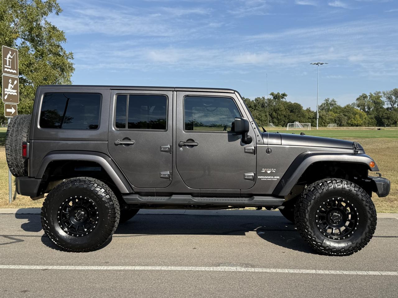 Jeep Wrangler Unlimited Sahara 4WD 2016