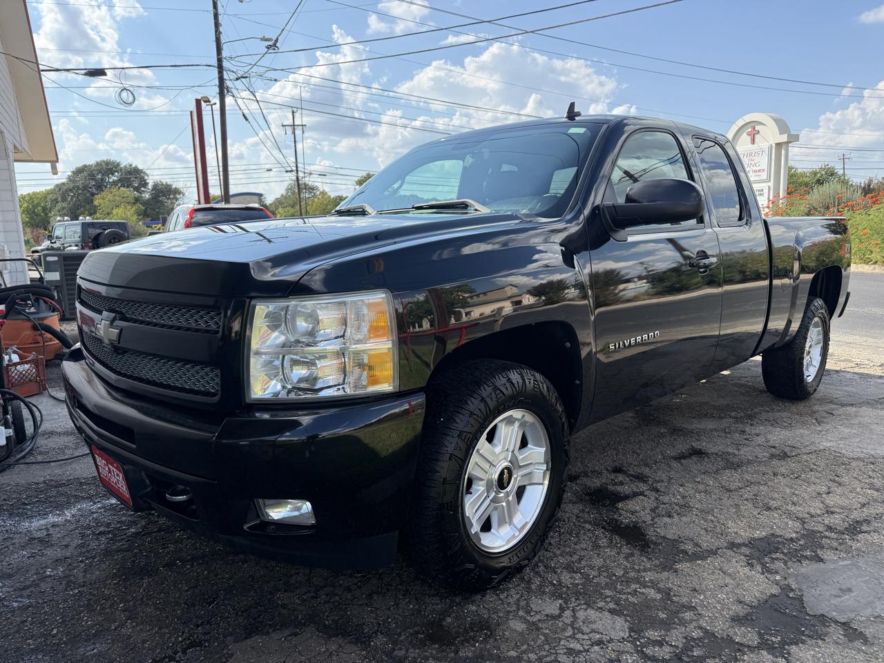 Chevrolet Silverado 1500 LT1 Extended Cab 4WD 2010
