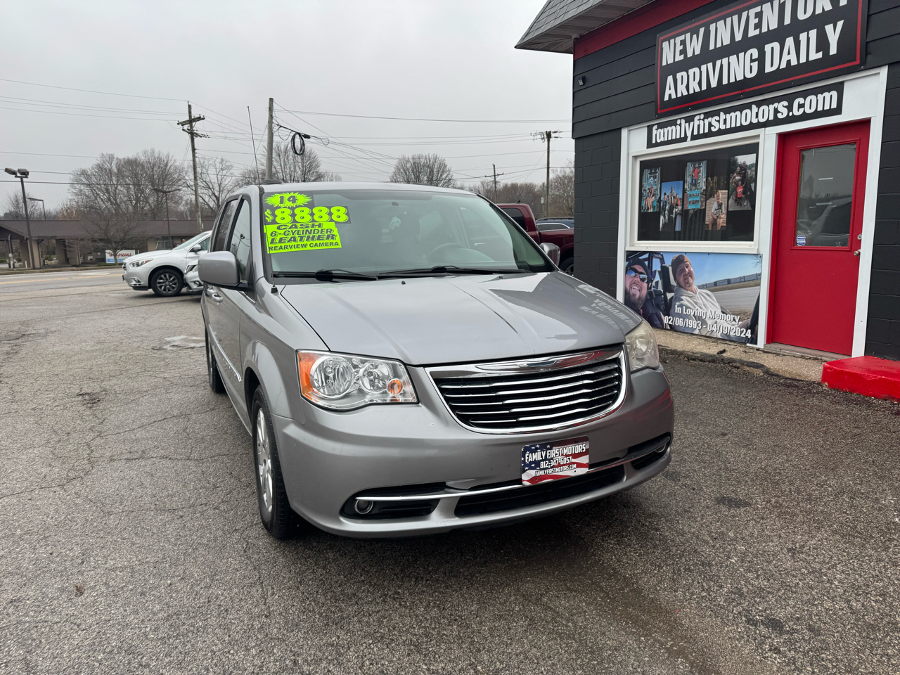 2014 Chrysler Town & Country TOURING