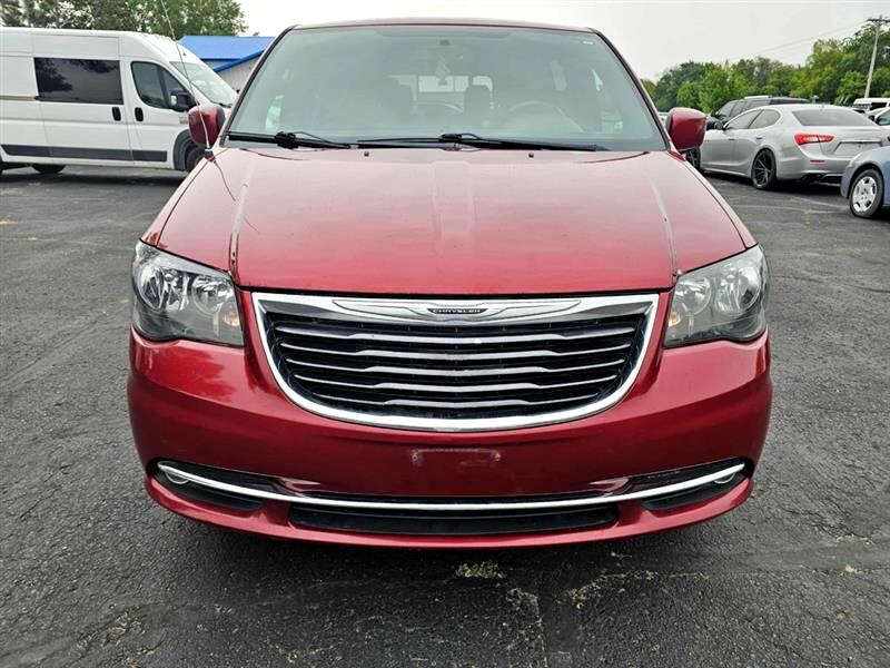 2016 Chrysler Town and Country S