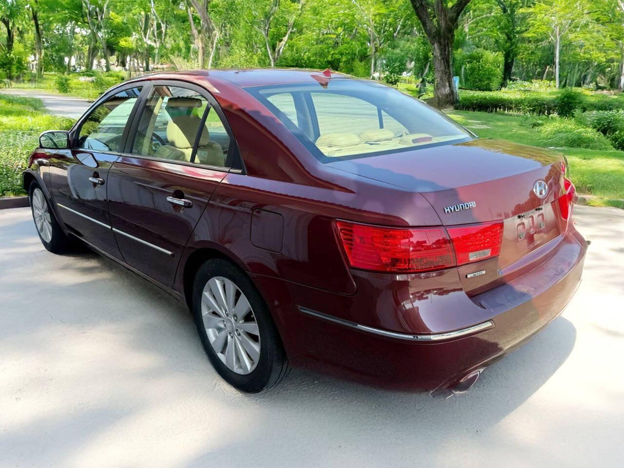 Hyundai Sonata SE V6 2010