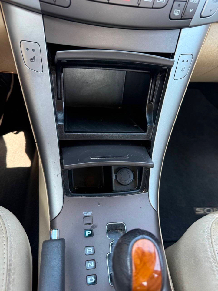 Hyundai Sonata SE V6 2010