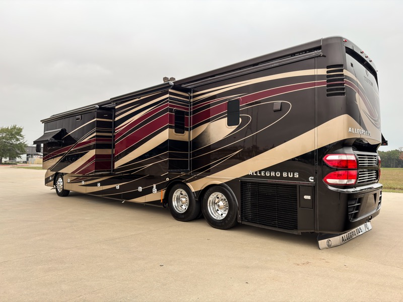 Tiffin Motorhomes Allegro Bus  2016