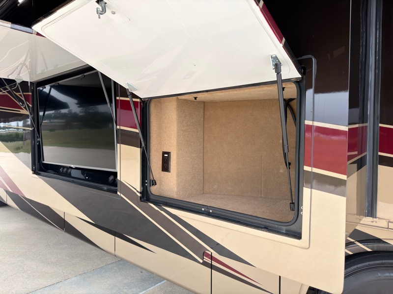Tiffin Motorhomes Allegro Bus  2016