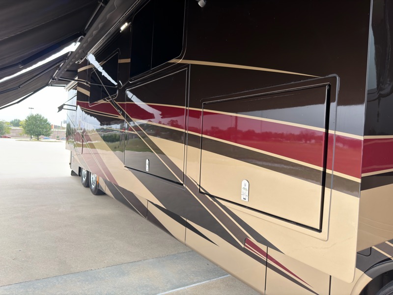 Tiffin Motorhomes Allegro Bus  2016