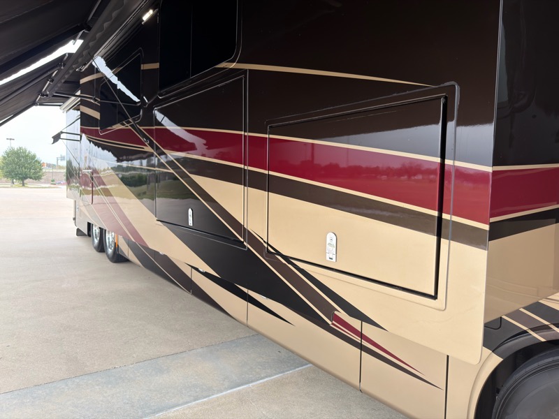 Tiffin Motorhomes Allegro Bus  2016
