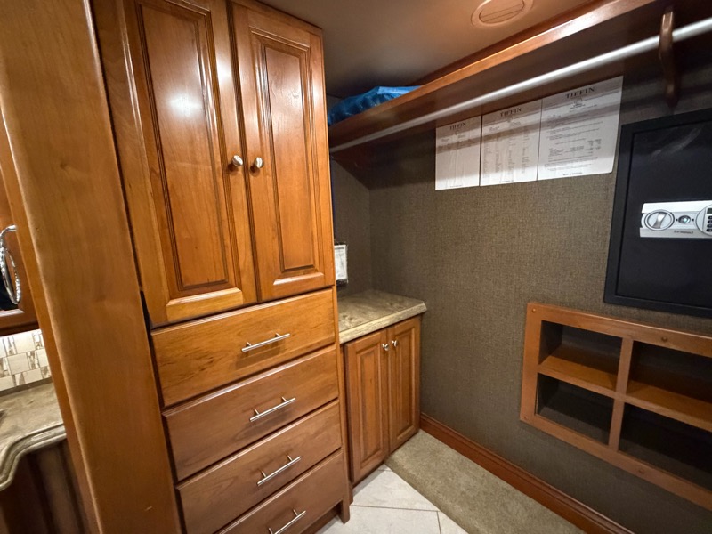 Tiffin Motorhomes Allegro Bus  2016